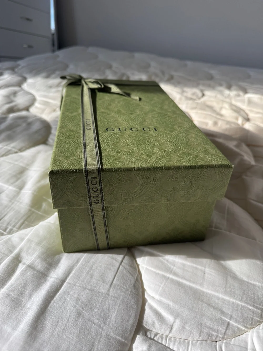 Gucci Green Gift Shoe Box with Branded Ribbon